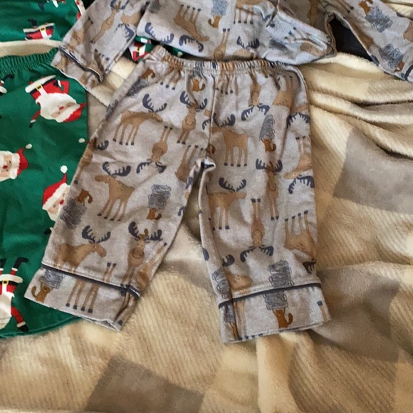 Carter’s Simple Joy baby sleepwear. One 12 month one 18 month - Picture 6 of 7